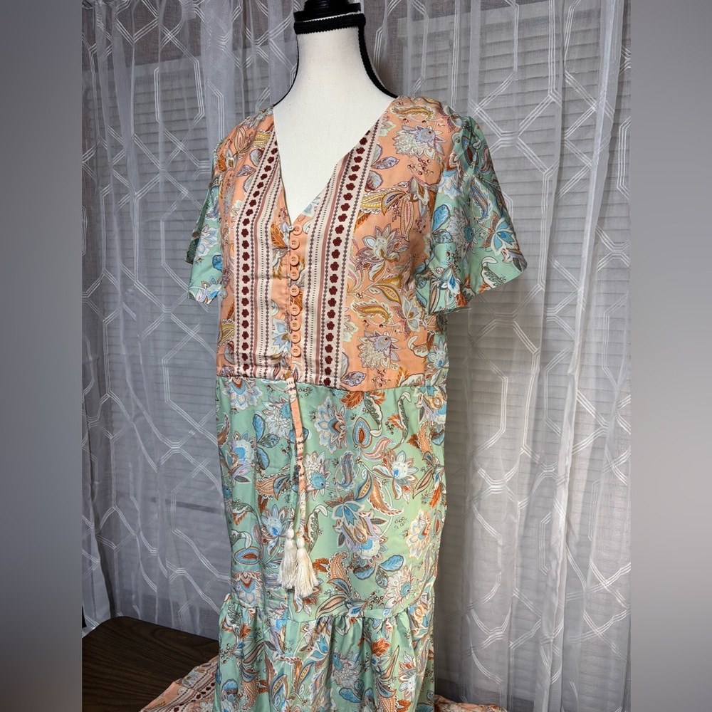 ROSA Clothing size S Peach Green Paisley Floral V neck Flutter sleeve tassel tie